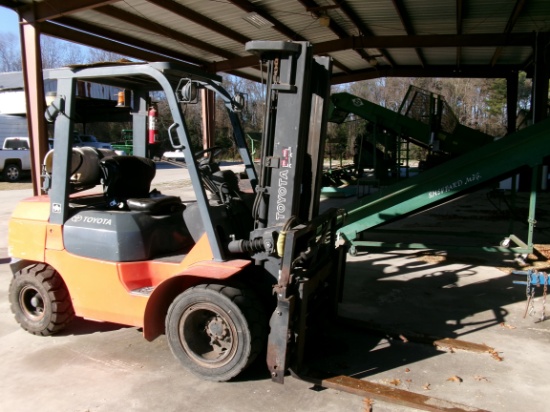 TOYOTA 7FGU430 11,400# FORKLIFT, LP, HYD SLIDE, 5282 HRS