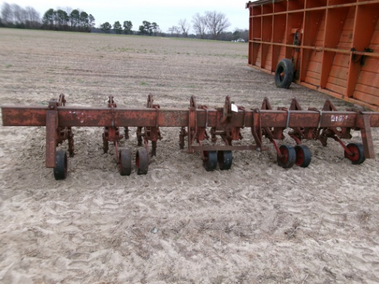 MF 4 ROW CULTIVATOR