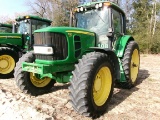 JD 7130 PREMIUM CAB, MFWD, DSL, POWERQUAD TRANS, LEFT HAND REVERSER, 3 SETS REMOTES, 5562 HRS