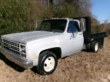 1989 CHEVROLET 3500 GAS, 4-SPD TRANS, 9’ QUALITY DUMP