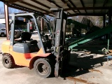 TOYOTA 7FGU430 11,400# FORKLIFT, LP, HYD SLIDE, 5282 HRS