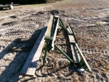 BOX UNLOADING RAIL SYSTEM