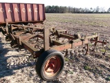 IH 13 TINE CHISEL PLOW