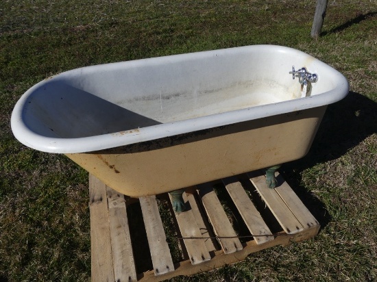 VINTAGE BATHTUB