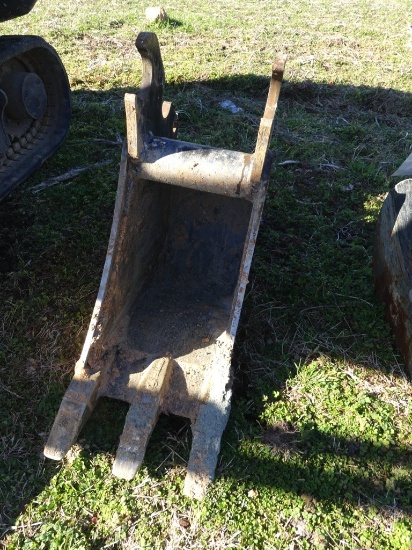 12" EXCAVATOR BUCKET