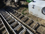ALUMINUM LADDER