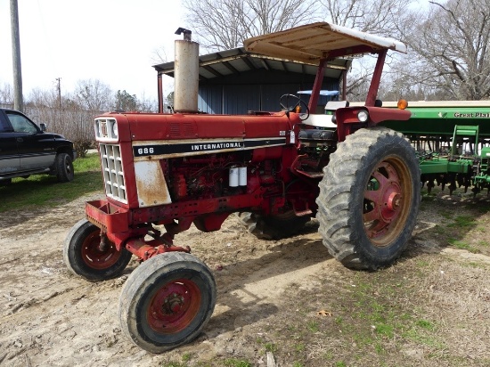 IH 686 DSL, 2 POST CANOPY, SINGLE REMOTE, SN: U9487