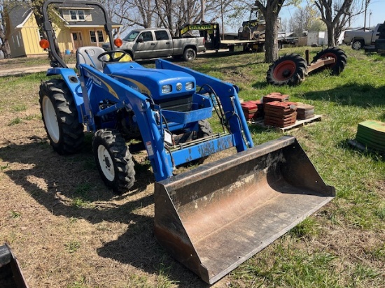 NH T1510 DSL LOADER MFWD 588 HRS