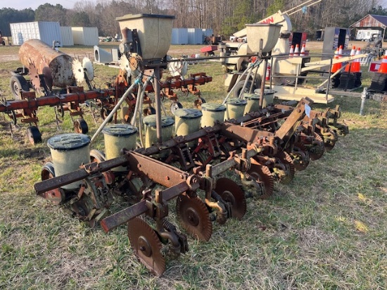 IH 185 6-ROW NOTILL PLANTER