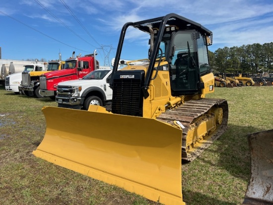 CAT D5K LGP DOZER CAB DSL FORESTRY PACKAGE WINCH 6-WAY BLADE 2257 HRS SN: YYY01464