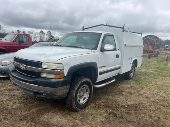 2001 CHEVROLET 2500HD GAS 4 x 4