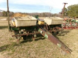 JD 7000 PLANTER