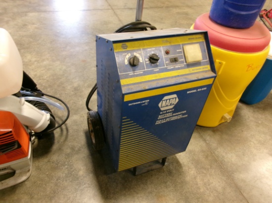 NAPA BATTERY CHARGER