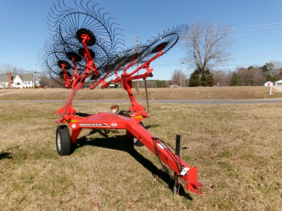 KUHN 10 WHEEL V-RAKE