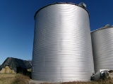 LONG 6000 BU BIN, SELLS WITH BIN SWEEP, FAN AND UNLOADING AUGER
