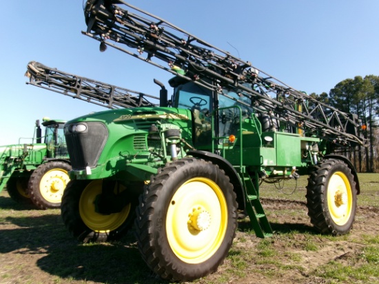 JD 4720 SPRAYER WITH STAR FIRE 3000 GLOBE, 90’ BOOMS, 800-GAL POLY TANK  7724 HRS, SN:007125