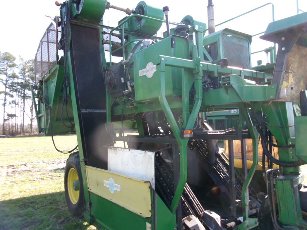 DECLOET 2 ROW TOBACCO HARVESTER | Farm Equipment & Machinery Harvest  Equipment Combines & Harvesters | Online Auctions