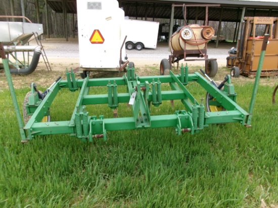 JD 7 TINE CHISEL PLOW