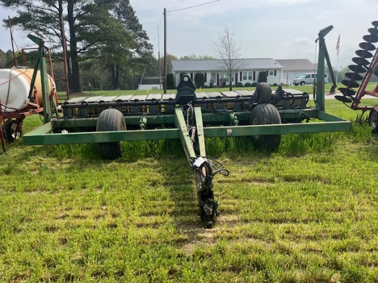 JD 7240 15 ROW NO-TILL PLANTER VACCUM  ROW MARKERS