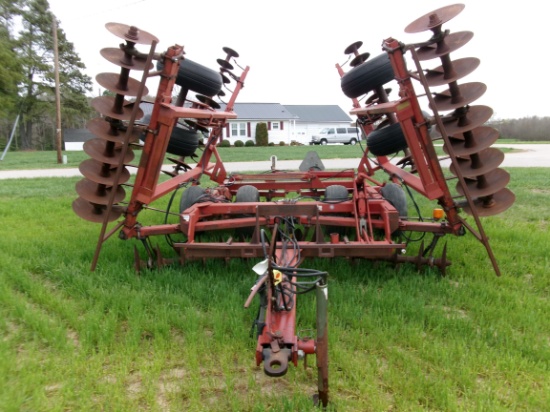 CASE IH 3950, 68-BLADE WINGFOLD DISC