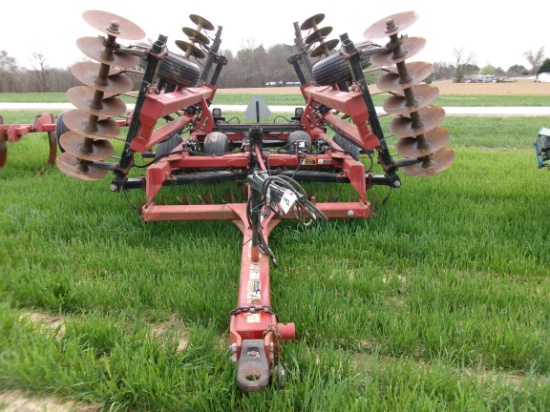 CASE IH RMX340, 52-BLADE WINGFOLD DISC WITH DRAG, 9” SPACING
