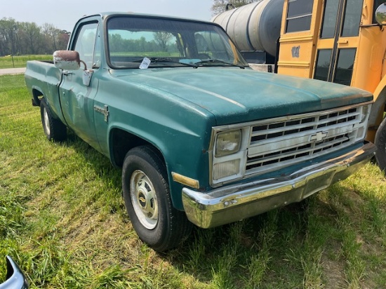 1986 CHEVROLET CUSTOM DELUXE 20 GAS