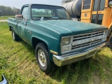 1986 CHEVROLET CUSTOM DELUXE 20 GAS