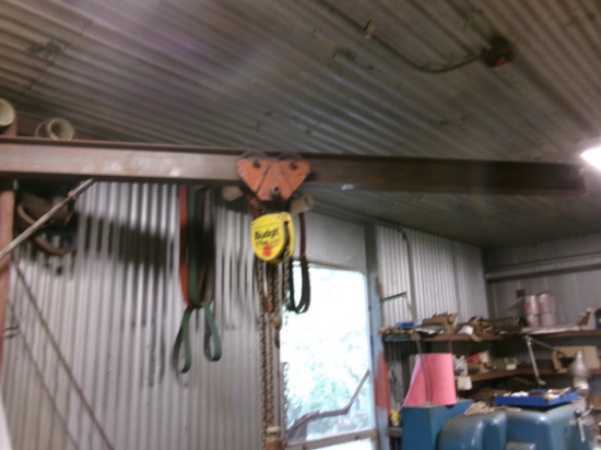 1-TON MANUAL CHAIN HOIST WITH BOOM