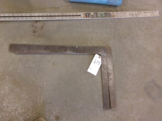4 METAL SQUARES