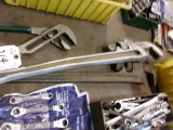 2 PIPE WRENCHES