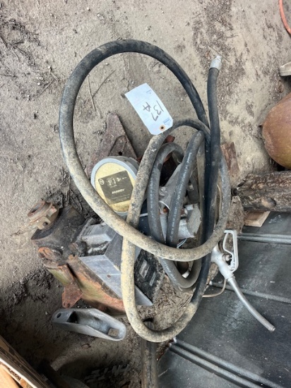 2 FUEL PUMPS AND HOSES