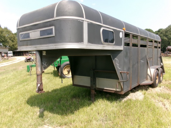 1989 SUPREME STEEL GOOSENECK 16’x6' STOCK TRAILER