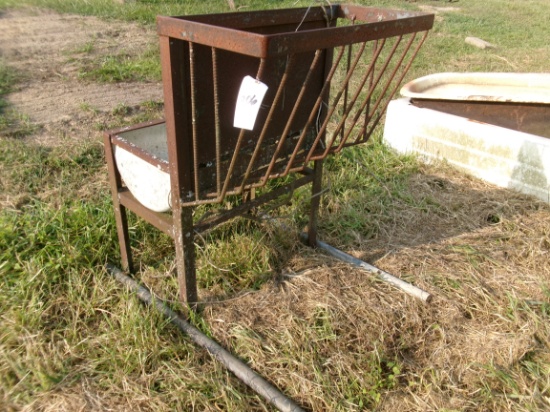 HORSE FEEDERS