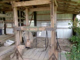 HORSE TRIMMING BOOTH