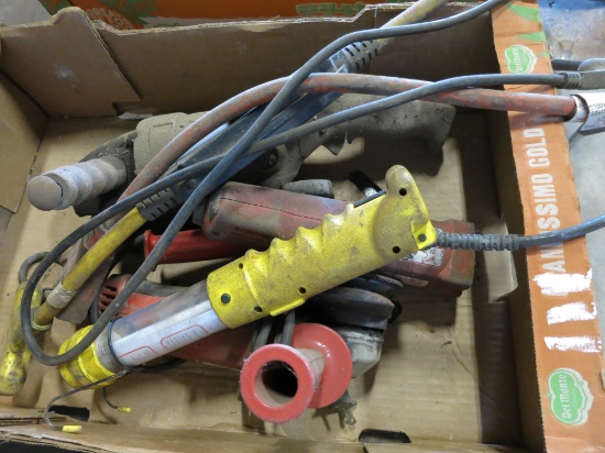BOX OF HAND TOOLS