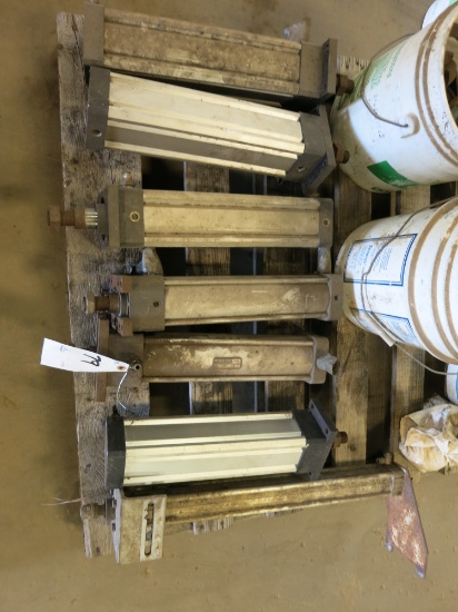 2 BUCKETS AND CYLINDERS