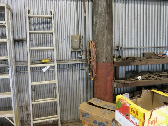 ALUMINUM LADDER