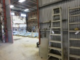 8' STEP ALUMINUM LADDER
