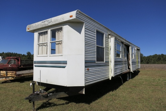 1996 CAMPER NEEDS WORK