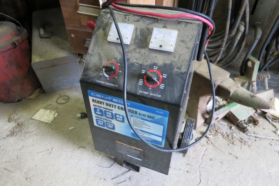 BATTERY CHARGER