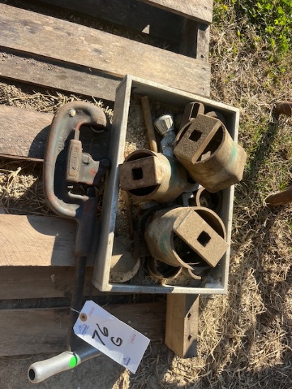 SOCKETS AND PIPE CUTTER
