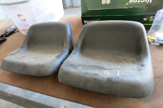 2 CUSHION SEATS
