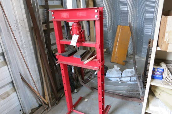 HYDRAULIC PRESS