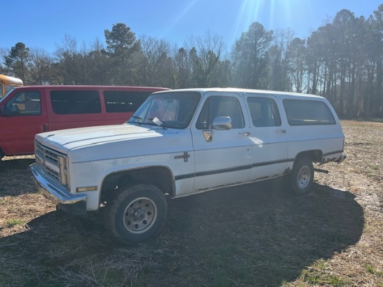 1988 CHEVROLET SURBURBAN GAS 4 x 4