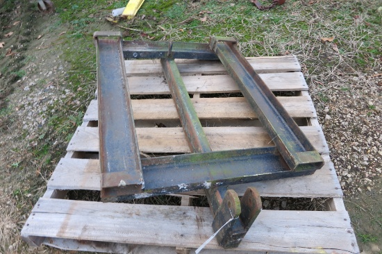 FORKLIFT ATTACHMENT
