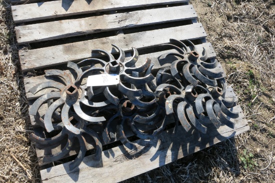 ROLLING CULTIVATOR SPIDERS