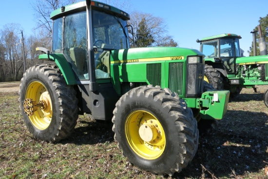JD 7810 MFWD, CAB, DSL, POWERQUAD TRANS, 3 SETS OF REMOTES, 10,880 HRS, SN:71524