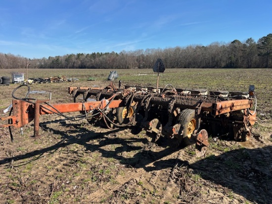 AC 8-ROW NO TILL PLANTER