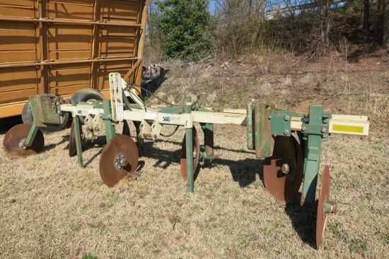 STRICKLAND BROTHERS 4-ROW PLOW, HYD SHIFT