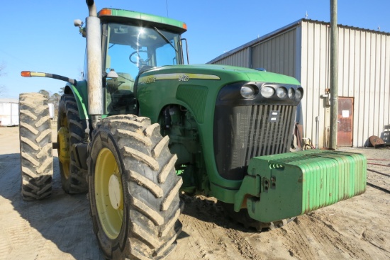 JD 8420, MFWD, CAB, DSL, DUALS, POWERSHIFT TRANS, 4 SETS OF REMOTES, QUICK HITCH (CRACKED HOOD), 7,8